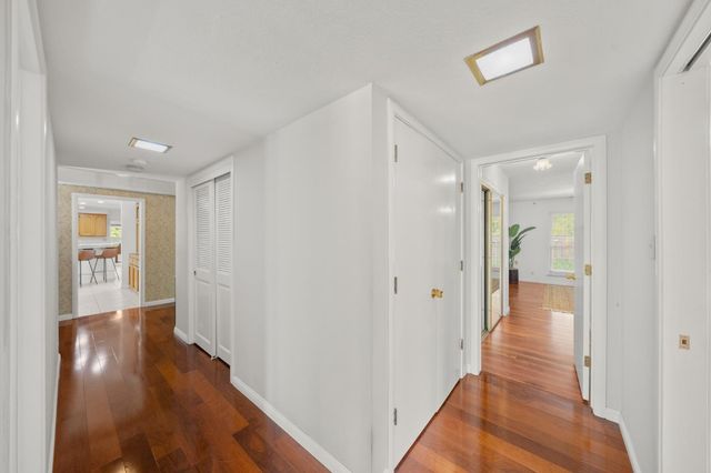 880 Laverstock Way, Sacramento, CA 95864