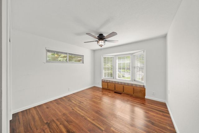 880 Laverstock Way, Sacramento, CA 95864