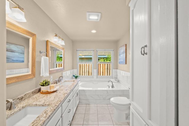 880 Laverstock Way, Sacramento, CA 95864