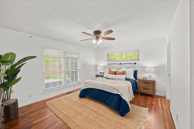 880 Laverstock Way, Sacramento, CA 95864