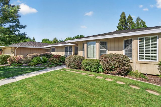 880 Laverstock Way, Sacramento, CA 95864