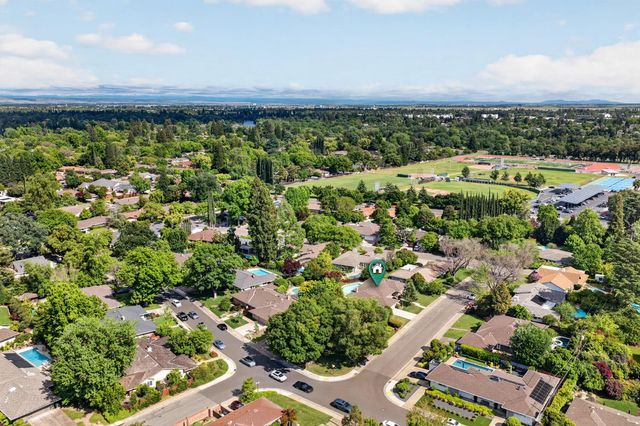 880 Laverstock Way, Sacramento, CA 95864