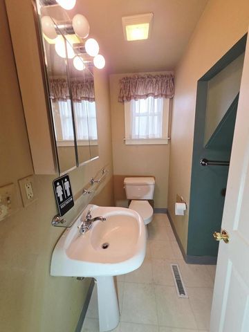 2563 N 12th STREET, Milwaukee, WI 53206
