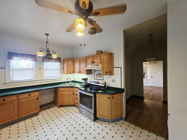 2563 N 12th STREET, Milwaukee, WI 53206