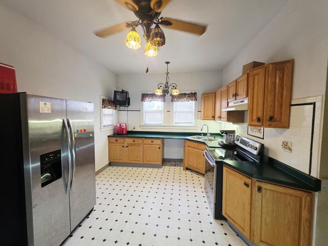 2563 N 12th STREET, Milwaukee, WI 53206