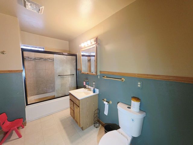 2563 N 12th STREET, Milwaukee, WI 53206