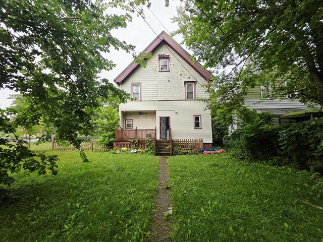 2563 N 12th STREET, Milwaukee, WI 53206