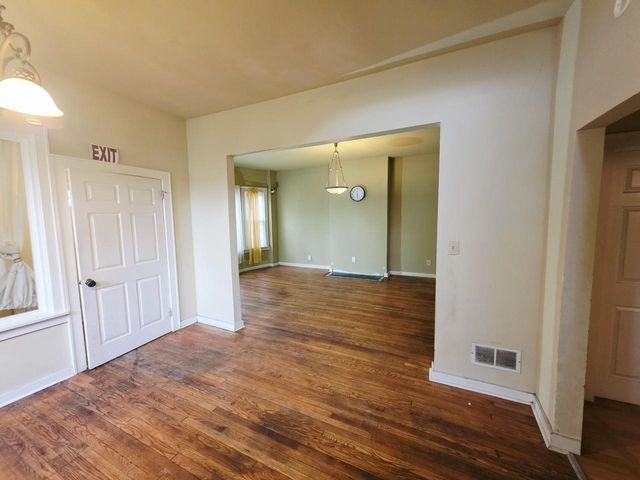 2563 N 12th STREET, Milwaukee, WI 53206