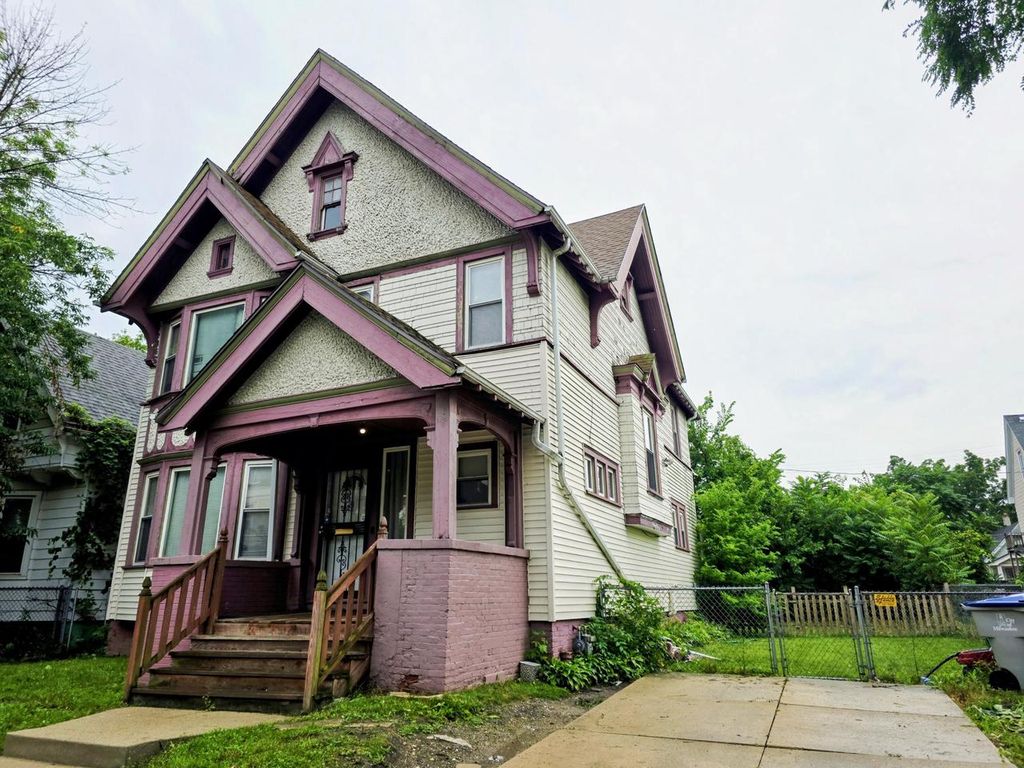 2563 N 12th STREET, Milwaukee, WI 53206