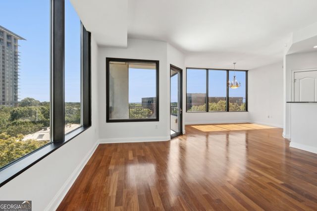 2828 Peachtree Road NE # 802, Atlanta, GA 30305