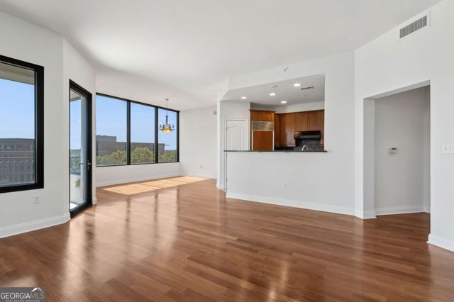 2828 Peachtree Road NE # 802, Atlanta, GA 30305