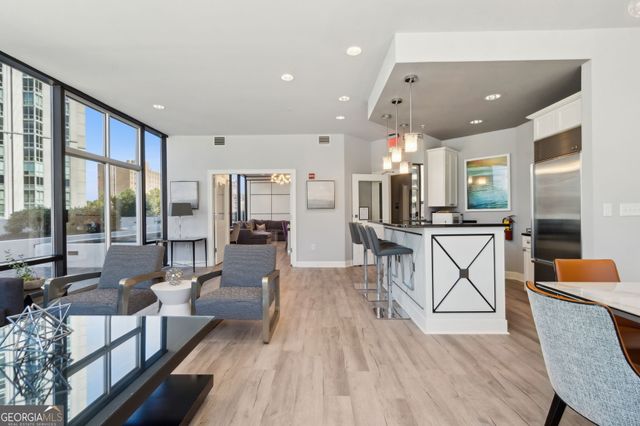 2828 Peachtree Road NE # 802, Atlanta, GA 30305