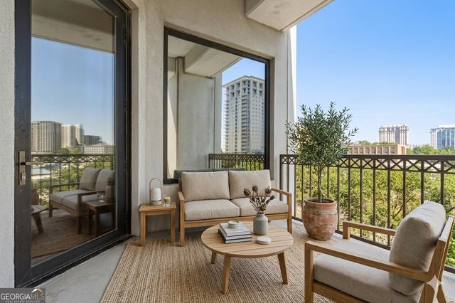 2828 Peachtree Road NE # 802, Atlanta, GA 30305