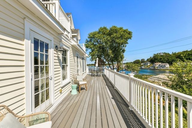 4 Margin St B, Cohasset, MA 02025