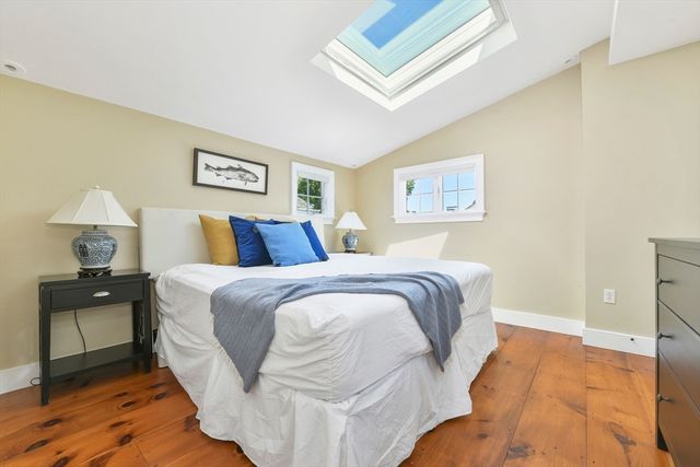 4 Margin St B, Cohasset, MA 02025