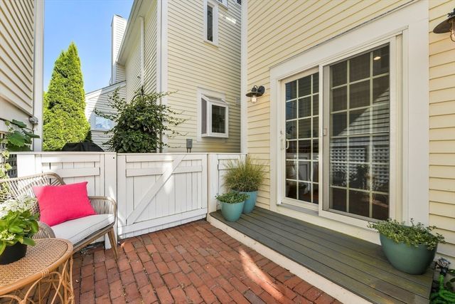 4 Margin St B, Cohasset, MA 02025