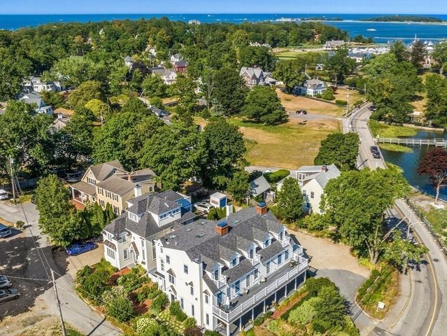 4 Margin St B, Cohasset, MA 02025