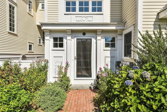 4 Margin St B, Cohasset, MA 02025