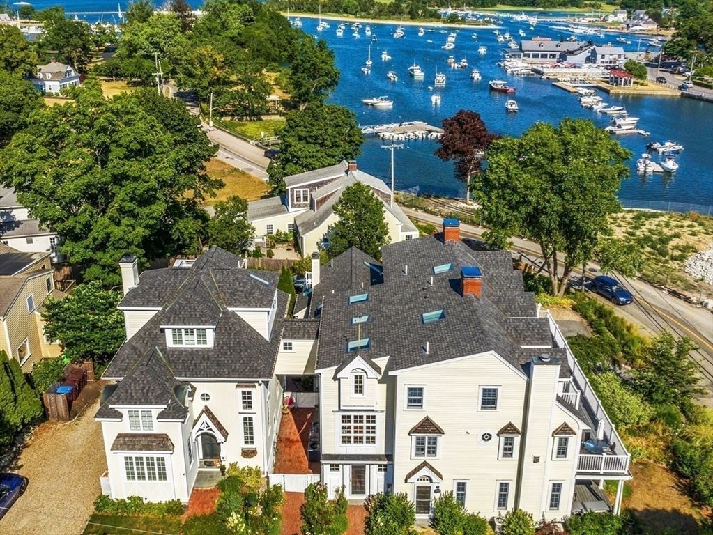 4 Margin St B, Cohasset, MA 02025