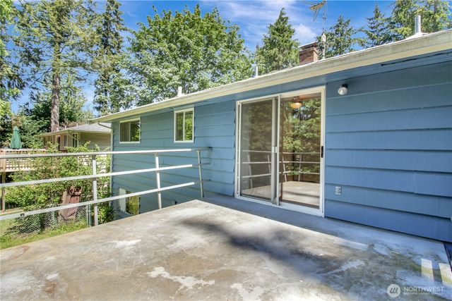 20627 7th Avenue S, Des Moines, WA 98198