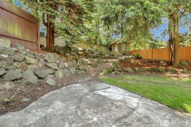 20627 7th Avenue S, Des Moines, WA 98198