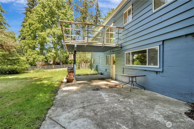 20627 7th Avenue S, Des Moines, WA 98198
