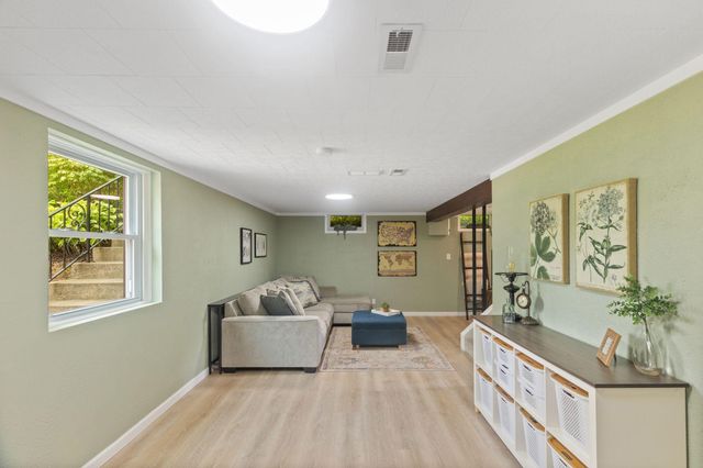 1716 County Road C E, Maplewood, MN 55109