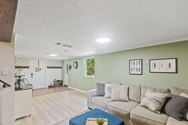 1716 County Road C E, Maplewood, MN 55109