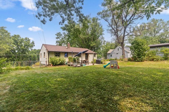 1716 County Road C E, Maplewood, MN 55109
