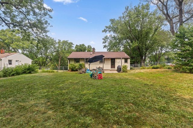 1716 County Road C E, Maplewood, MN 55109