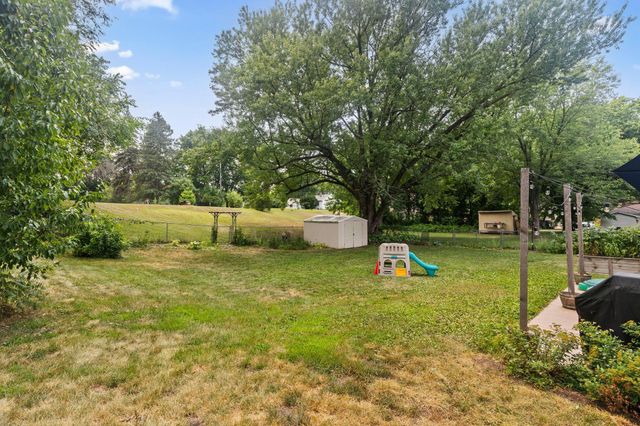 1716 County Road C E, Maplewood, MN 55109