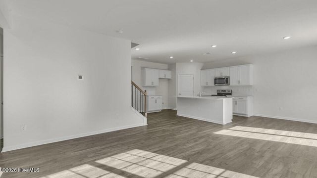 718 Lazy Elm Lane, Aberdeen, NC 28315