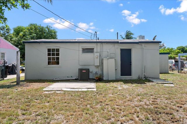 1306 S C Terrace, Lake Worth Beach, FL 33460