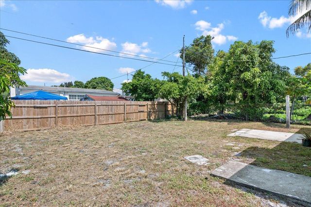 1306 S C Terrace, Lake Worth Beach, FL 33460