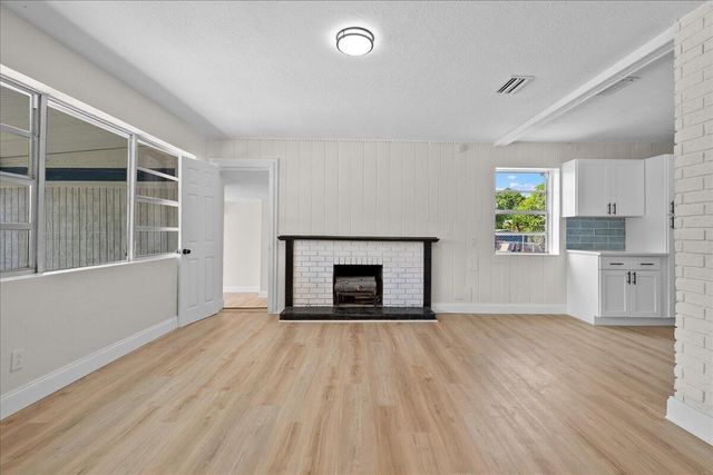 1306 S C Terrace, Lake Worth Beach, FL 33460