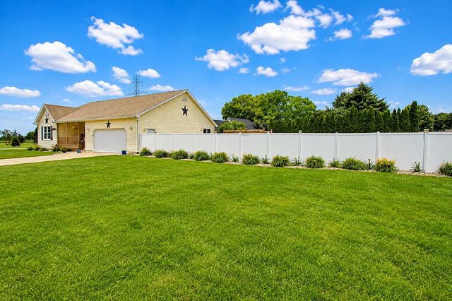 2946 S Collins Drive, La Porte, IN 46350