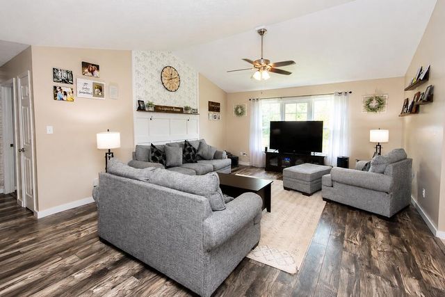 2946 S Collins Drive, La Porte, IN 46350