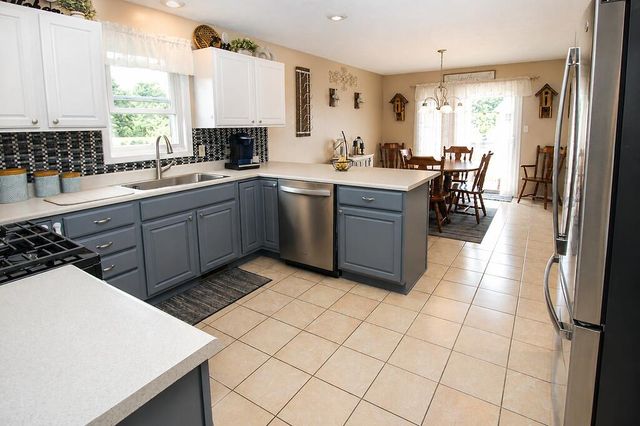 2946 S Collins Drive, La Porte, IN 46350