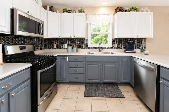 2946 S Collins Drive, La Porte, IN 46350