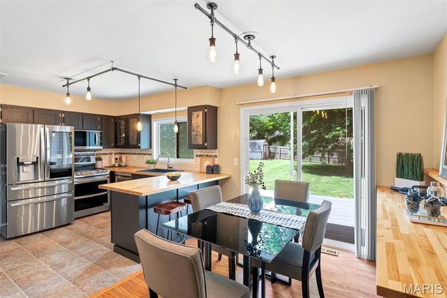 4 Voyager Drive, St Peters, MO 63376