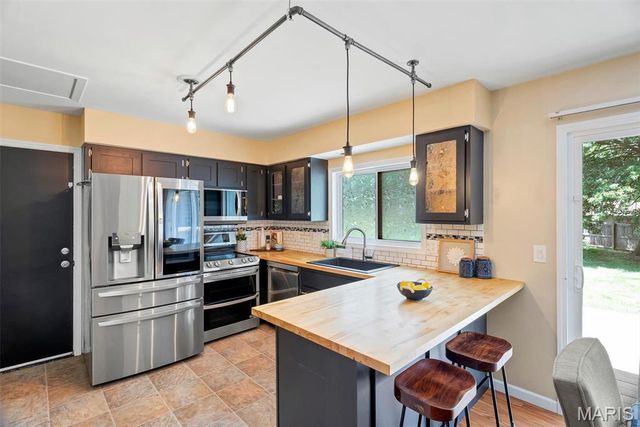 4 Voyager Drive, St Peters, MO 63376