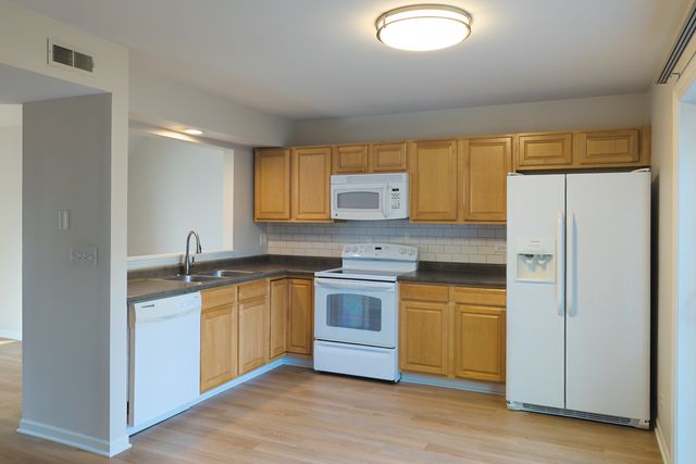 2739 Wilshire Court, Aurora, IL 60502
