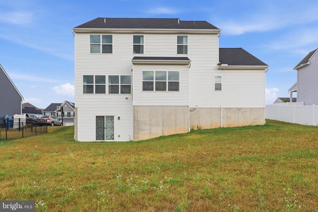 216 HOLLYHOCK DR, Manchester, PA 17345