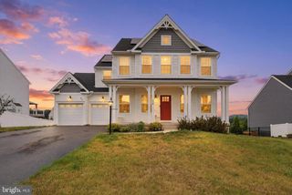 216 HOLLYHOCK DR, Manchester, PA 17345