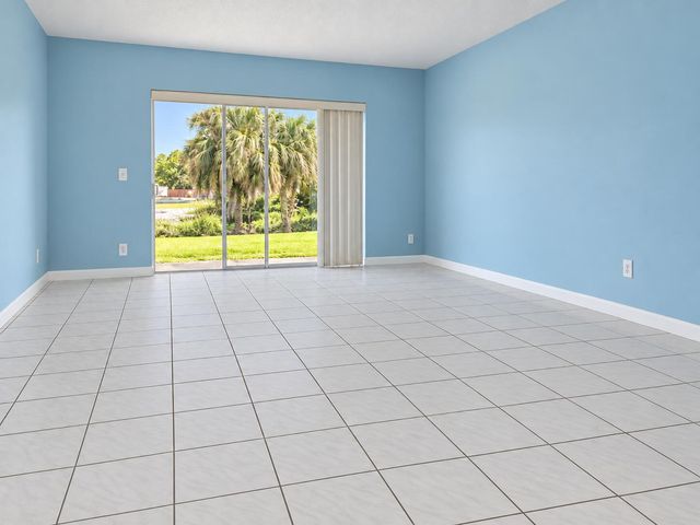 10113 TWIN LAKES Drive 24-E, Coral Springs, FL 33071