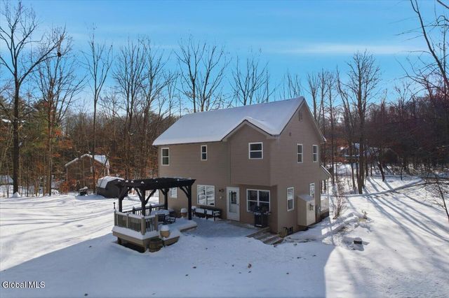 4 White Birch Lane, Wilton, NY 12831