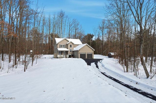 4 White Birch Lane, Wilton, NY 12831