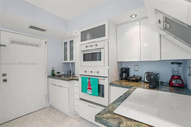 7135 Collins Ave 712, Miami Beach, FL 33141