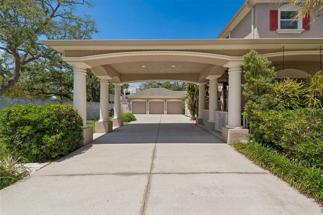 3213 W WYOMING AVENUE, Tampa, FL 33611
