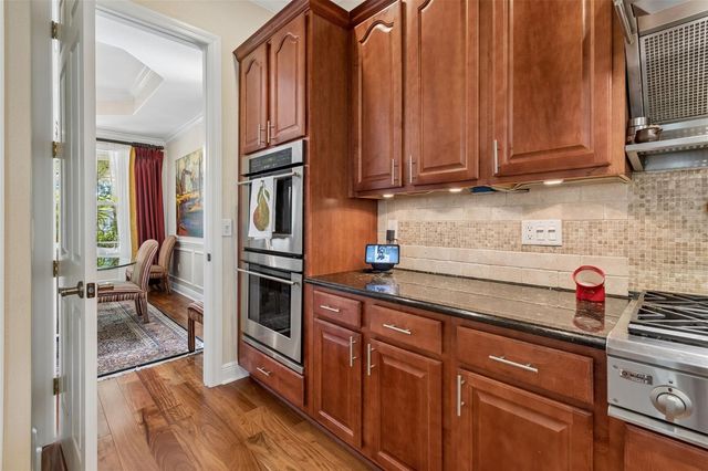 3213 W WYOMING AVENUE, Tampa, FL 33611